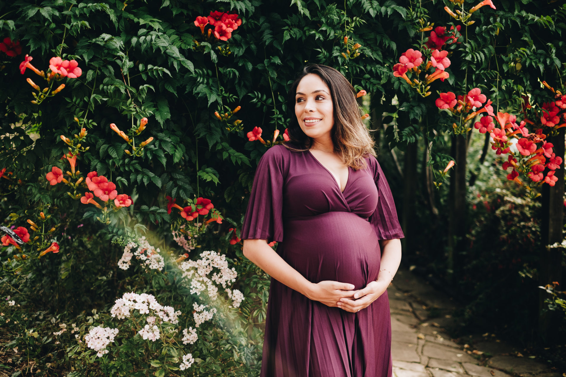 When is the Absolutely Perfect Time to Take Maternity Photos?