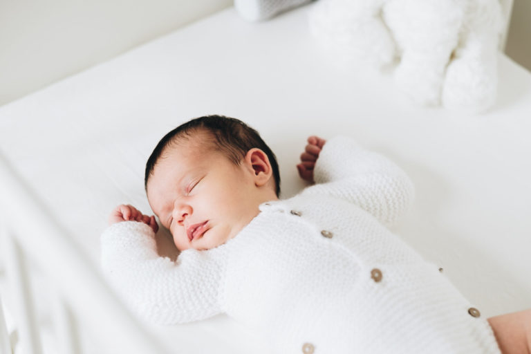 How to pick your Newborn Photographer? (5 Questions to Ask)