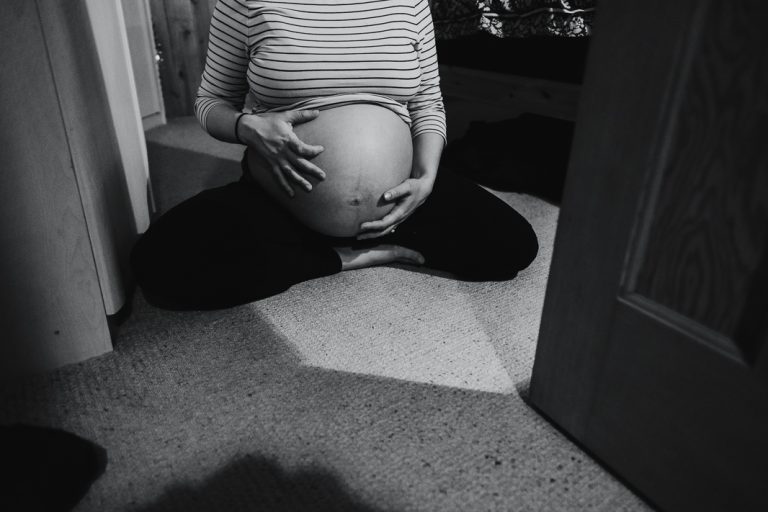 How to Photograph Your Birth