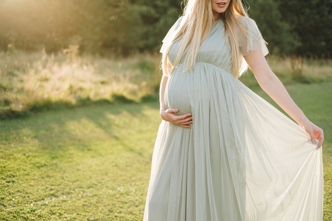 What to Wear for a Pregnancy Photoshoot