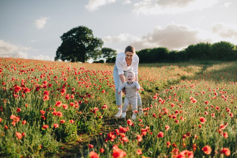 Tips to prepare for a sunset photoshoot in poppy fields near Sheffield